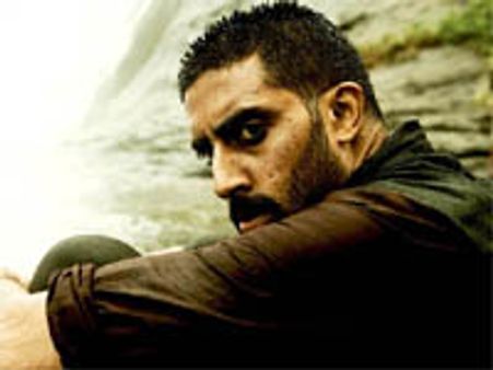 विज्ञापन के दौरान चोटिल हुए अभिषेक