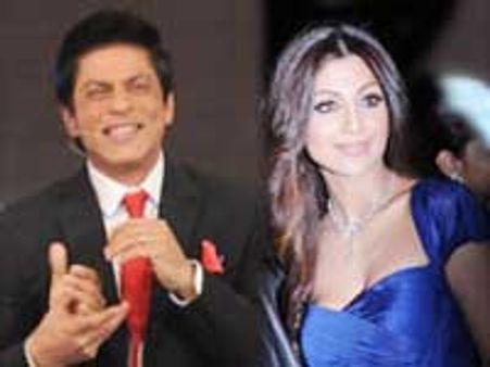 शिल्पा शेट्टी खिला रही है शाहरूख को खाना