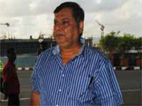 महेन्द्र सिंह धोनी ने बढ़ाई डेविड धवन की परेशानी