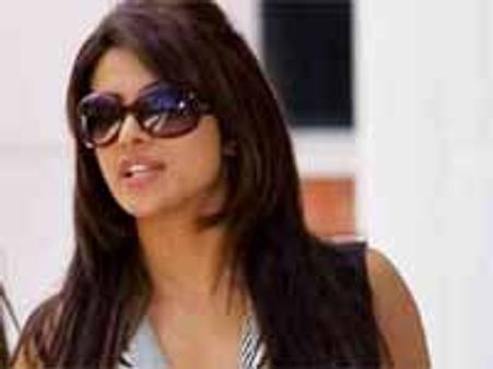 सेक्सी प्रियंका हो गई मोटी