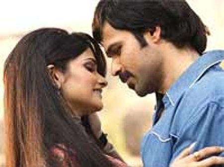 इमरान हाशमी ने प्राची देसाई को किस नहीं किया