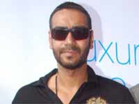 अजय देवगन ने 'नाम' को डूबने से बचाया