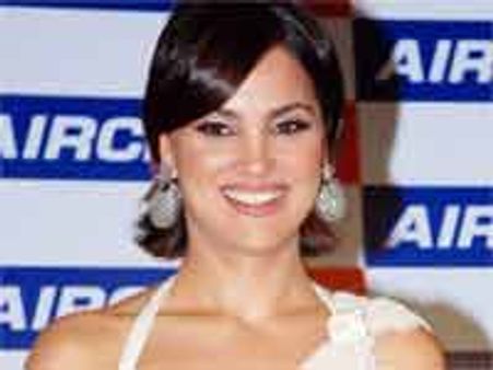 लारा दत्ता बनीं पेटा की ब्रांड एम्बेसेडर!