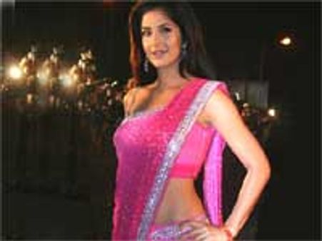 कैटरीना को तोहफे में आईटम नंबर