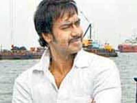 सफेदी से तंग आए अजय देवगन