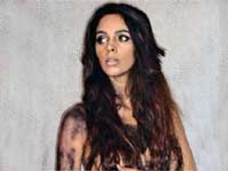 मल्लिका ने ट्विटर पर डाली अपनी न्‍यूड फोटो