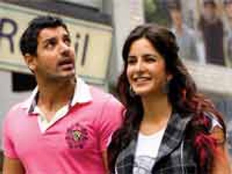 जॉन-कैटरीना करेंगे रोमांस