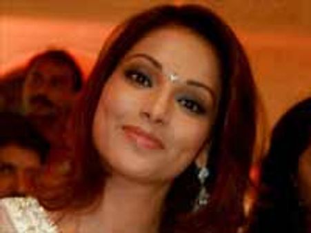 फिटनेस वीडियो की तैयारी में बिपाशा