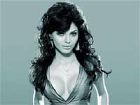 शर्लिन का नाटक,‘फोरप्ले’ में बनीं टीचर