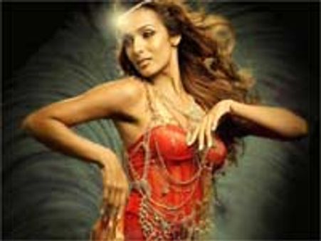 दबंग मु्न्नी ने पहना बिहार का लहंगा-चोली