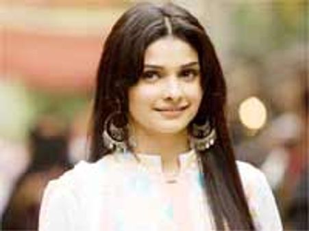 आजकल पांव जमीं पर नहीं पड़ते मेरे : प्राची देसाई