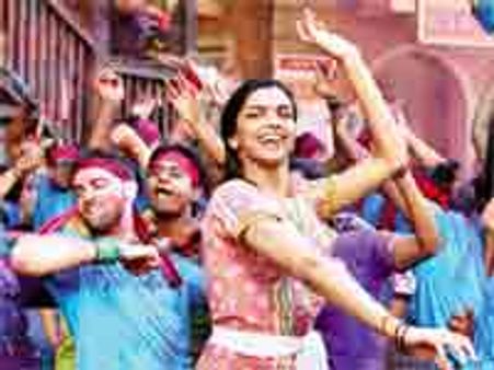 बोरिंग हैं 'लफंगे परिंदे'