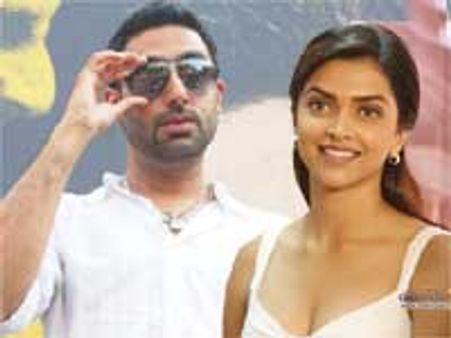 दीपिका हुई अभिषेक की दीवानी