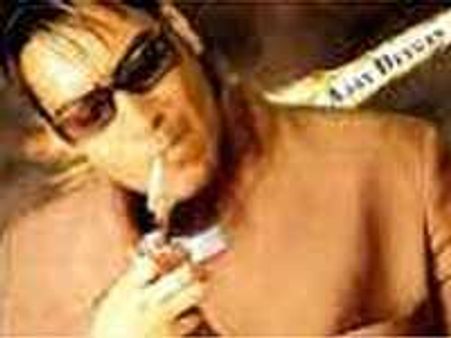 स्मोंकिग के लिए अजय देवगन पर जुर्माना