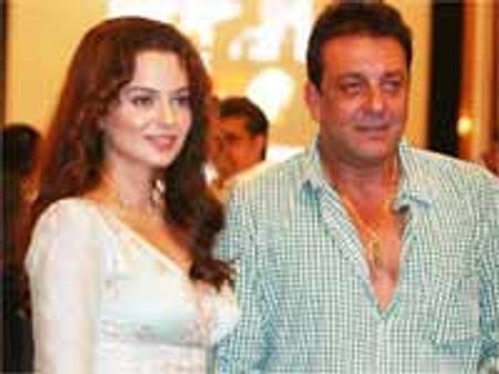 संजय दत्त को चाहिए सेक्सी अभिनेत्रियां!