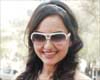 रीना रॉय की याद दिलाती है 'सोनाक्षी'