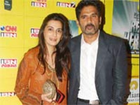 सुनील शेट्टी की पत्नी के अलावा भी कुछ हूं : माना शेट्टी