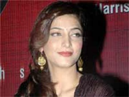 मुझे दिखायी नहीं देता है : श्रुति हसन