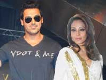 आमने-सामने जॉन-बिपाशा