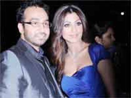 लिंगरी स्टोर में शिल्पा-राज!