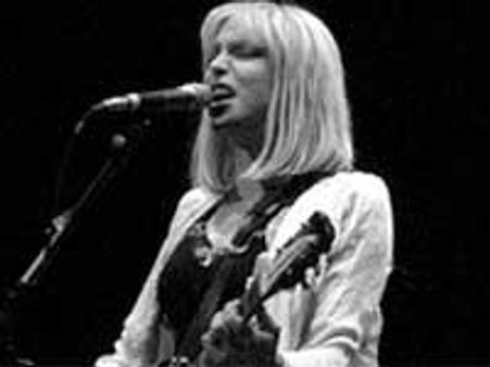 कर्टनी लव टि्वटर पर न्यूड हूई