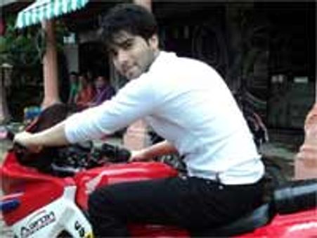 'बिदाई' के रणवीर अब 'चांद छुपा बादल...' में