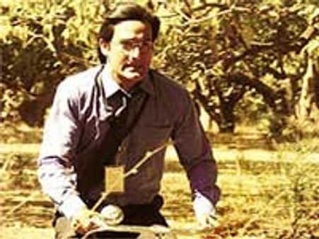 मुझे अदृश्य होना पसंद है : अक्षय खन्ना