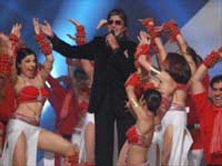 KBC ने बांटे पैसे अमिताभ ने लूटा दिल