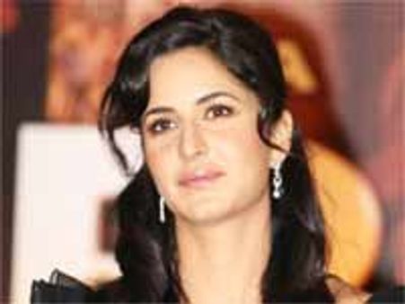 हरिद्वार पहुंची कैटरीना, मां गंगे का लिया आशीर्वाद