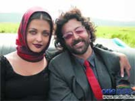 'गुंजारिश' में ऐश-रितिक के इंटिमेट सींस की भरमार!