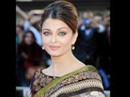 दीपावली पर परिवार का साथ जरूरी : ऐश्वर्या