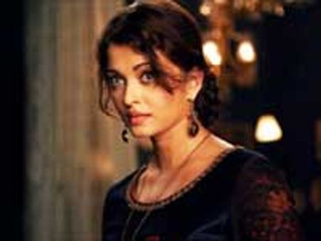 ऐश्वर्या को बुखार, नहीं कर पाईं 'गुजारिश' का प्रचार