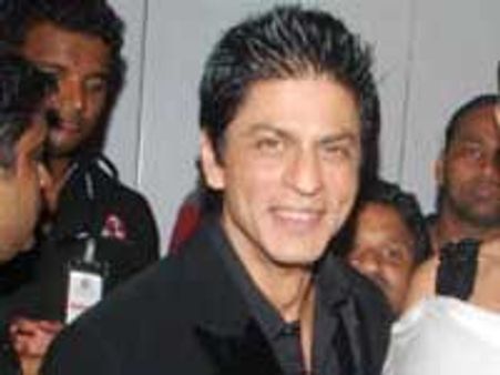 बांग्लादेश में प्रस्तुति देंगे शाहरुख-रानी