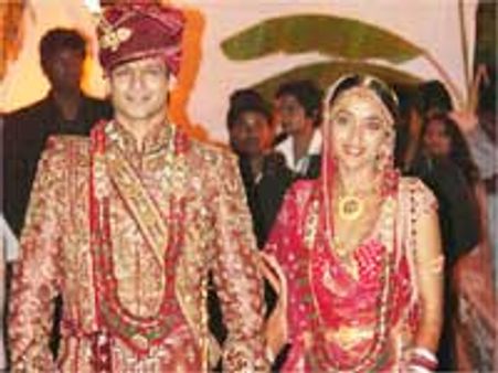 विवेक ओबेराय की अपना हनीमून बेचने की पेशकश?