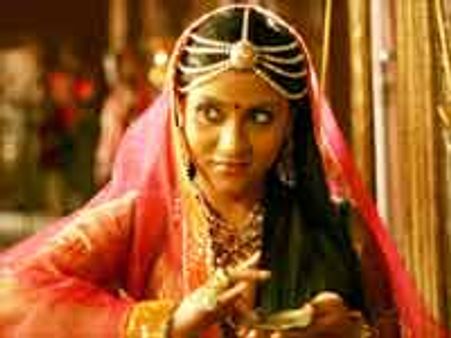 नारीत्व का उत्सव है 'मिर्च'