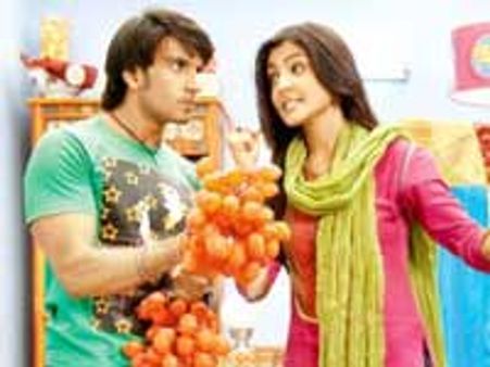 अनुष्का और मैं अच्छे दोस्त हैं: रणवीर सिंह