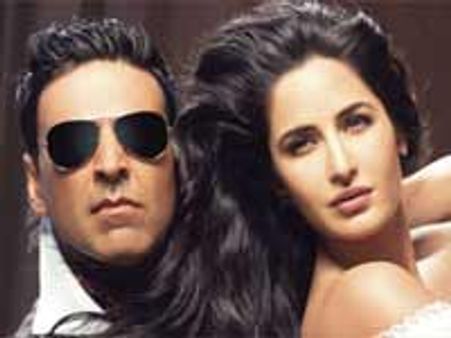 तीस मार खां और शीला की जवानी पर पैसे ना फूकें..