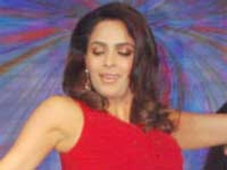 अब सहन नहीं होते मल्लिका के नखरे।