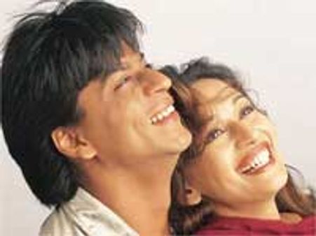 शाहरुख के लिए खाना बनाना चाहती हैं माधुरी