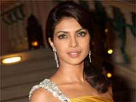 कातिल हसीना प्रियंका चोपड़ा भरेंगी इन्कम टैक्स