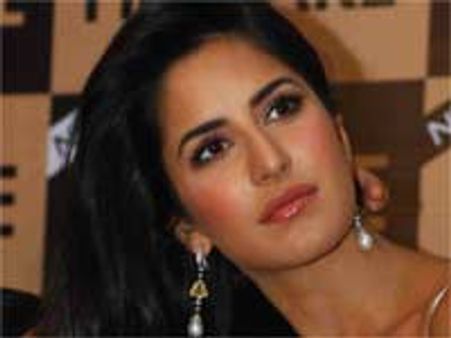 प्रियंका नहीं कैटरीना होगीं धूम3 की मल्लिका