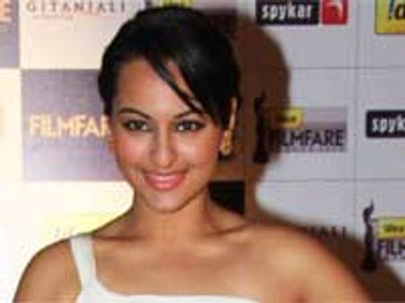 डायना का नया चेहरा सोनाक्षी