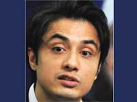 अली जफर का पहला प्यार है संगीत