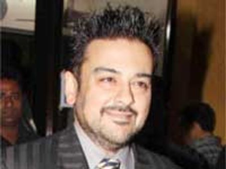 राहत मामले से नाम जुड़ने पर अदनान सामी नाराज