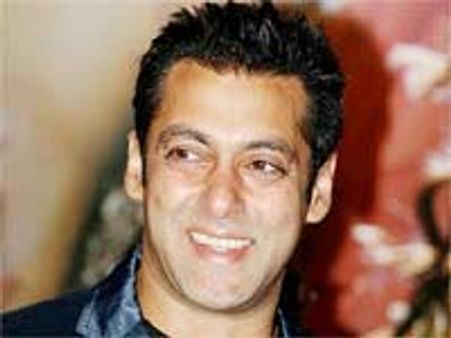 सलमान को फिर हुआ प्यार