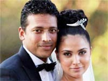 'दिल्ली चले' लारा-महेश