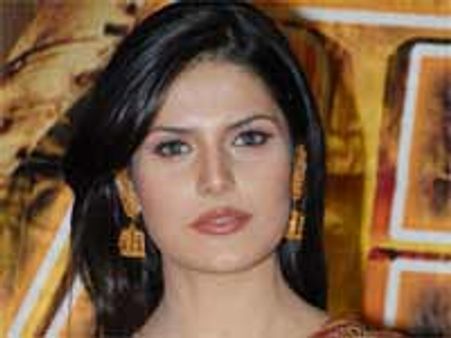 सलमान ने जरीन को आईटम सांग देकर दिया दूसरा मौका