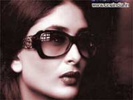 आजकल करीना के आगे पीछे डोल रहे हैं इमरान खान