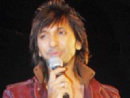 1336 लोगों को एकसाथ नचाकर टेरेंस ने तोड़ा गिनीज वर्ल्ड रिकॉर्ड