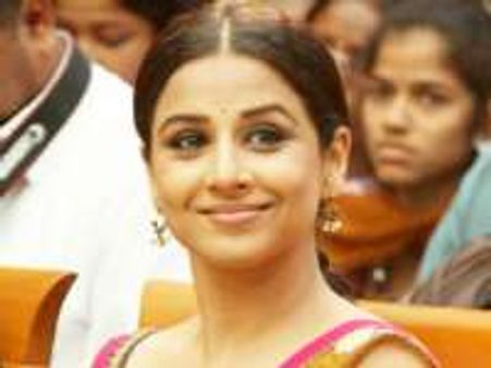 'सत्ते पे सत्ता' से दूर हुईं विद्या बालन